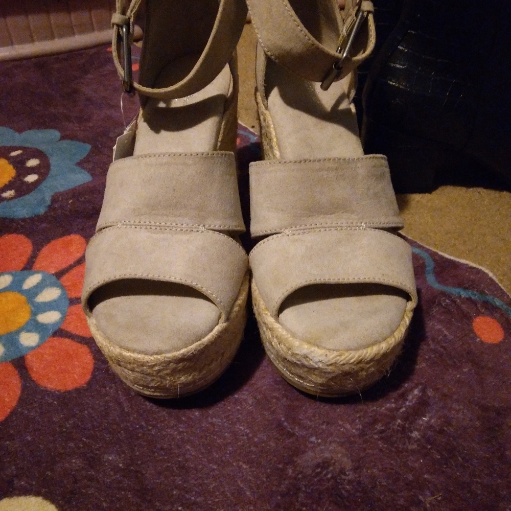 Wedges - Picture 3 of 3